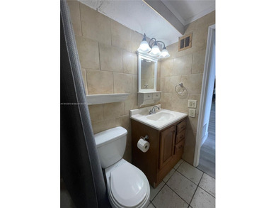 Charming 1-Bedroom Condo in Fort Lauderdale
Discover this cozy