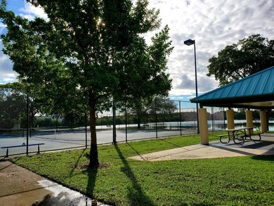 120 Royal Park Dr B4