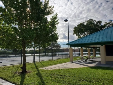 120 Royal Park Dr B4