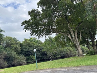 120 Royal Park Dr B4