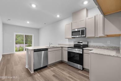 Charming 3-Bedroom Townhome in Calabash Palms - Welcome to the