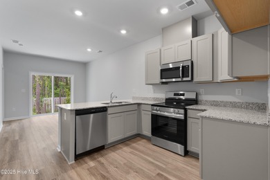 Charming 3-Bedroom Townhome in Calabash Palms - Welcome to the