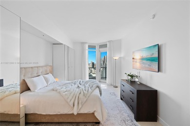 CORNER PENTHOUSE WITH DIRECT BAYFRONT AND SUNSET VIEWS AT