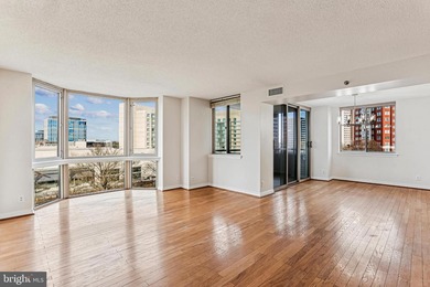 Welcome to luxury living in an active community centrally