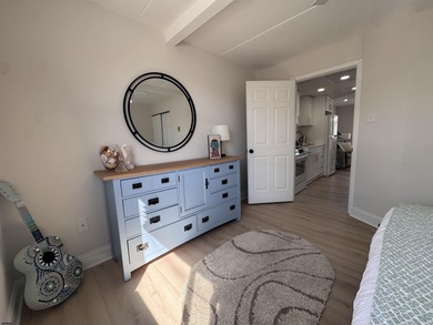 Ocean Tides Condo in Pristine Condition! This 1 Bedroom, 1 Bath