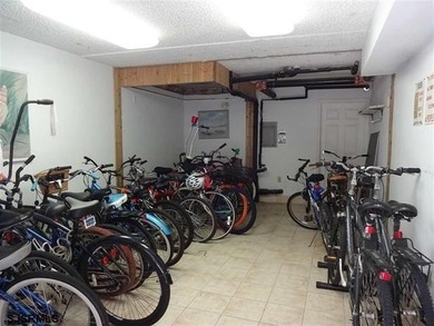 Ocean Tides Condo in Pristine Condition! This 1 Bedroom, 1 Bath