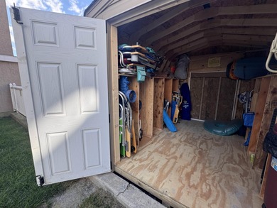 Ocean Tides Condo in Pristine Condition! This 1 Bedroom, 1 Bath