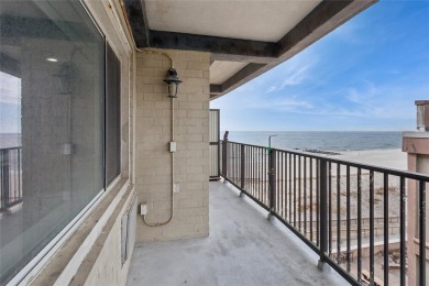 1 Bed 1 Bath Incredible Southwest Ocean Views Throughout The