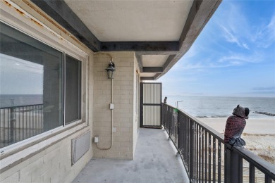 1 Bed 1 Bath Incredible Southwest Ocean Views Throughout The