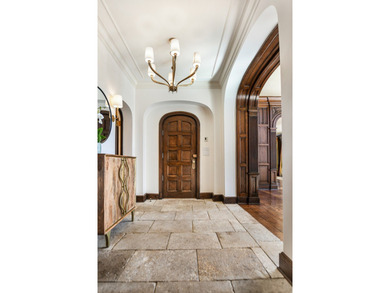 This architecturally significant Gold Coast penthouse offers 7