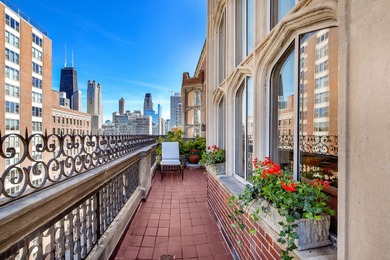 This architecturally significant Gold Coast penthouse offers 7