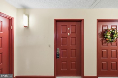 Life is easy in this turn-key 3BR/2FB Leisure World condo!