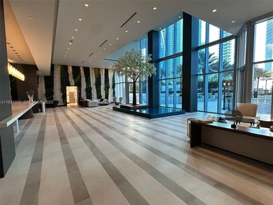 3/4 + fully enclosed den residence in PARAMOUNT MIAMI