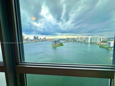 REDUCED PRICE TO $858,000
Beautiful water views in this 30th