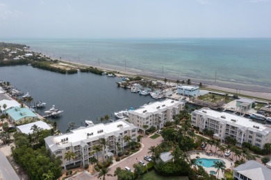 Beautiful 2 bed, 2 bath condo Bay Harbour in Islamorada. This