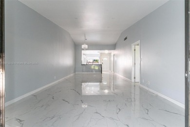 Great villa on the golf course, beautifully updated new kitchen