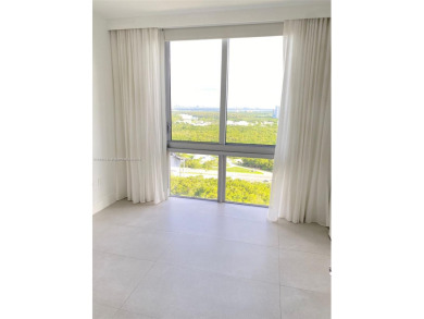 3BD, 3BATH APARTMENT. THE UNIT HAS A PRIVATE ELEVATOR ENTRANCE