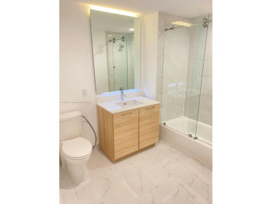 3BD, 3BATH APARTMENT. THE UNIT HAS A PRIVATE ELEVATOR ENTRANCE