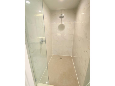 3BD, 3BATH APARTMENT. THE UNIT HAS A PRIVATE ELEVATOR ENTRANCE