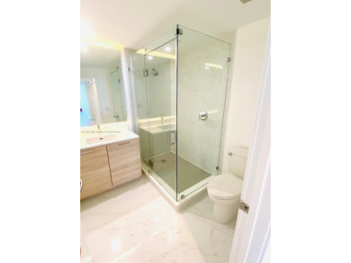 3BD, 3BATH APARTMENT. THE UNIT HAS A PRIVATE ELEVATOR ENTRANCE