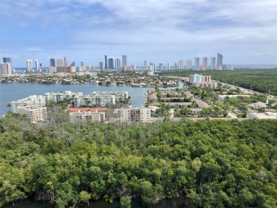 3BD, 3BATH APARTMENT. THE UNIT HAS A PRIVATE ELEVATOR ENTRANCE