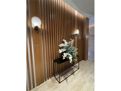 3BD, 3BATH APARTMENT. THE UNIT HAS A PRIVATE ELEVATOR ENTRANCE