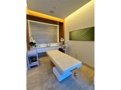 3BD, 3BATH APARTMENT. THE UNIT HAS A PRIVATE ELEVATOR ENTRANCE