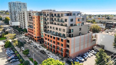 Welcome to The Jukebox - Live in style in this 5th-floor