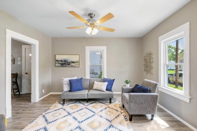 Adorable updated cape-code for Sale in the heart of Green Bay!