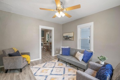 Adorable updated cape-code for Sale in the heart of Green Bay!