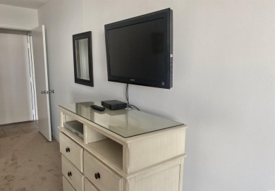 Ocean View 3-Bedroom Lock-Out Condo in South Hampton - Kingston