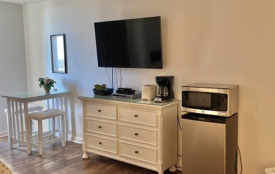 Ocean View 3-Bedroom Lock-Out Condo in South Hampton - Kingston