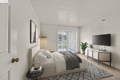 Enjoy gorgeous San Francisco and Marina Bay Views from south