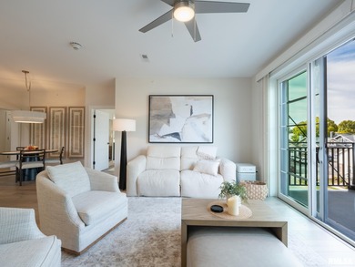 Gorgeous 2 bed / 2 bath luxury condo in the heart of Peoria