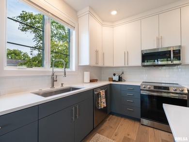 Gorgeous 2 bed / 2 bath luxury condo in the heart of Peoria