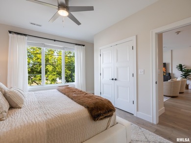 Gorgeous 2 bed / 2 bath luxury condo in the heart of Peoria