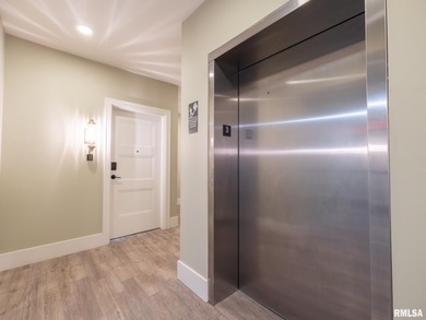 Gorgeous 2 bed / 2 bath luxury condo in the heart of Peoria