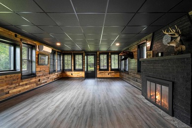 Unique 2 BR/1Ba cabin and property near the intersection of Hwys