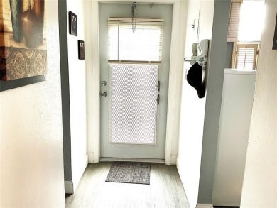 *** BEAUTIFUL 1 BDEROOM, 1 BATHROOM APARTMENT LOCATED IN 55 +