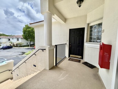 Welcome to Segovia Square, The Pines of Boca Barwood!Don't miss