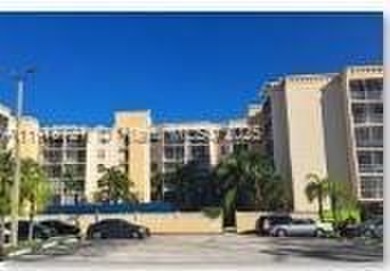 AWESOME LOCATION!!!! JUST ACROSS THE STREET FROM OLETA RIVER