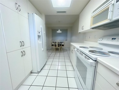 Welcome to Paradise at 4 Oceans West - Cloverleaf nestled on the