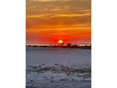 Spectacular Sweeping Views of the Estero Bay begin at Daybreak!