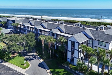 **GATED COMMUNITY**OCEAN FRONT**UPDATED** Step RIGHT ACROSS THE