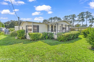 Discover your peaceful waterfront retreat on a quiet canal with