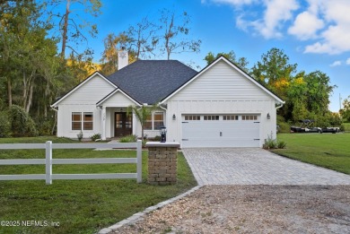 Discover lake life at its finest on stunning George's Lake. This