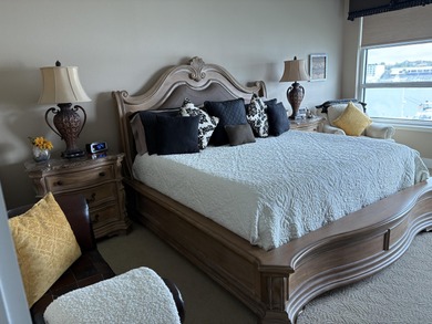 This unit is a very desirable center stack located at Harbor