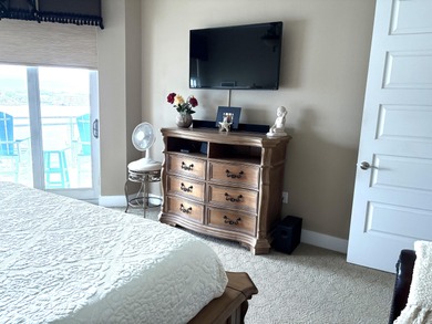 This unit is a very desirable center stack located at Harbor