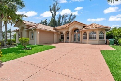 CAPE CORAL FRESHWATER CANAL HOME - This home is located close