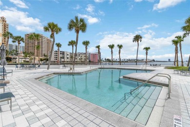Bayfront Bliss: Elegant 2 Bed, 2 Bath Condo on Sarasota Bay -